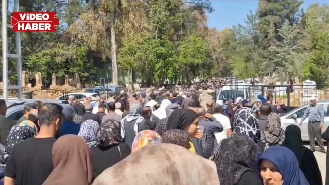 Birecik’te feci kazada can verenler son yolculuğuna uğurlandı