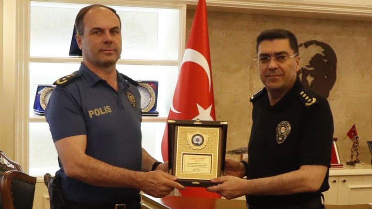 Şanlıurfa Emniyet Müdür Yardımcısı plaketle uğurlandı!