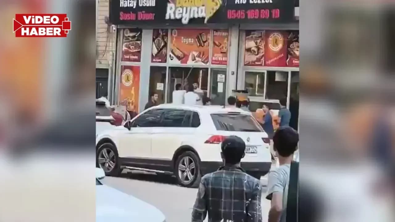Şanlıurfa'da döner bıçaklı kavga! Ortalık savaş alanına döndü
