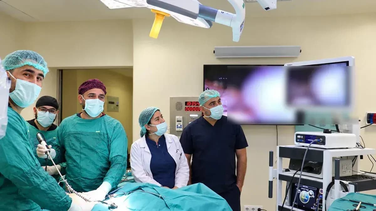 Şanlıurfa’da ameliyatta bir ilk! Dev kitle robotla çıkarıldı