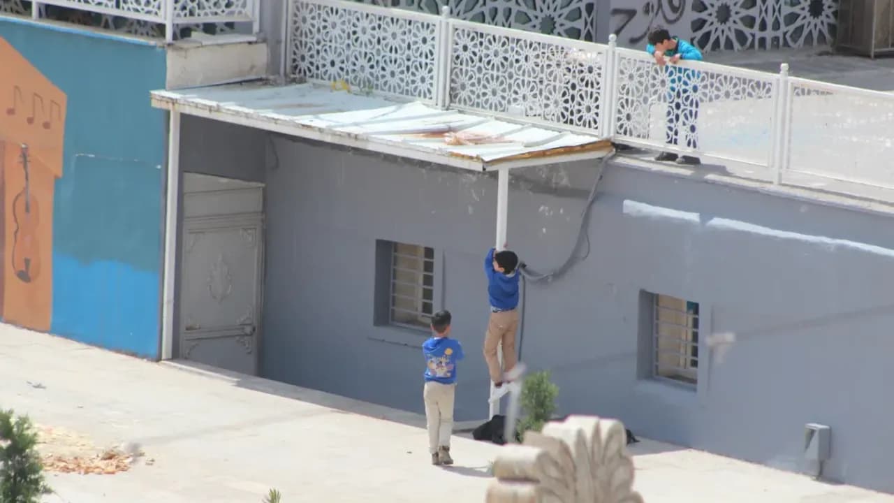 Şanlıurfa'da Tehlikeli Görüntüler: Çocuklar Hayatlarını Riske Attı