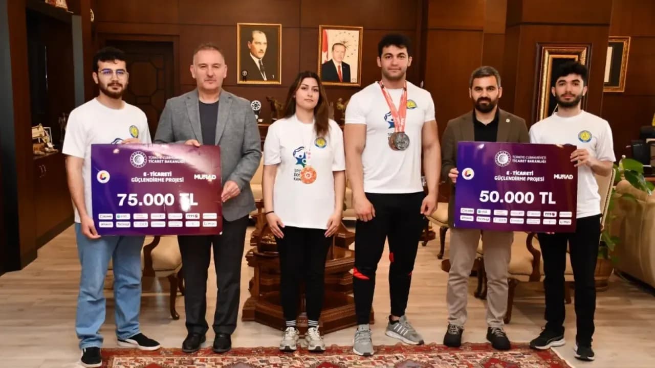 Şanlıurfa’da başarılı öğrenciler ödüllendirildi 