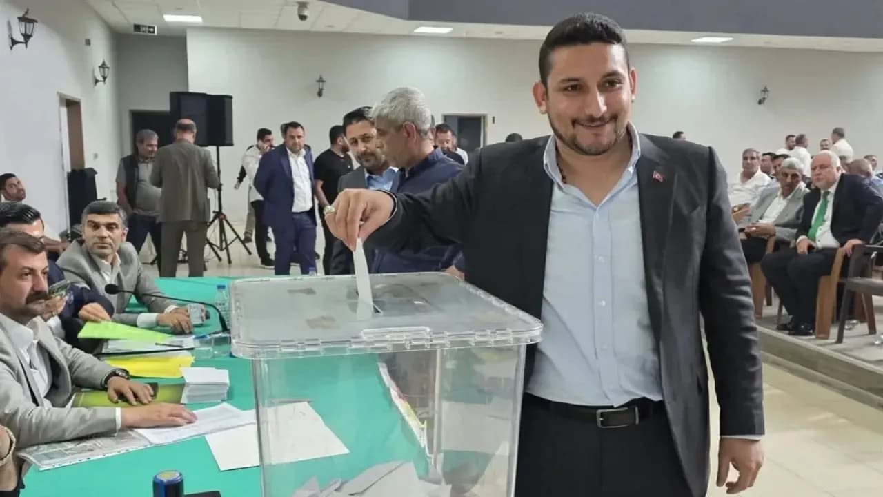 Urfaspor yönetiminde dikkat çeken isim! Belediye Başkanı tebrik etti!