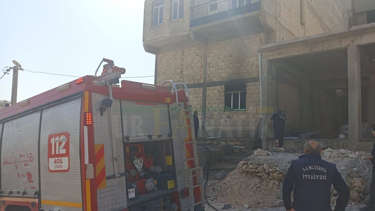 Şanlıurfa'da Yangın Çıktı: 3 Kişi Hastaneye Kaldırıldı