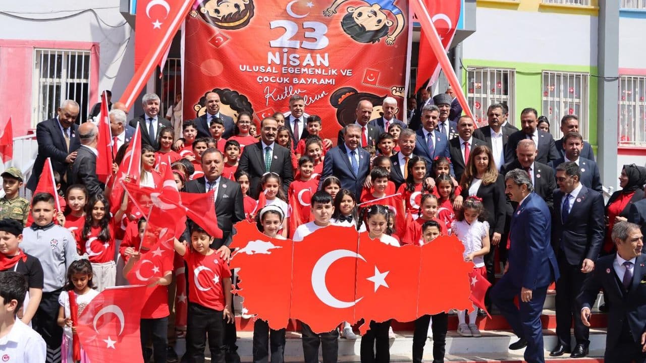 23 Nisan coşkusu okullarda renkli görüntülerle kutlandı!