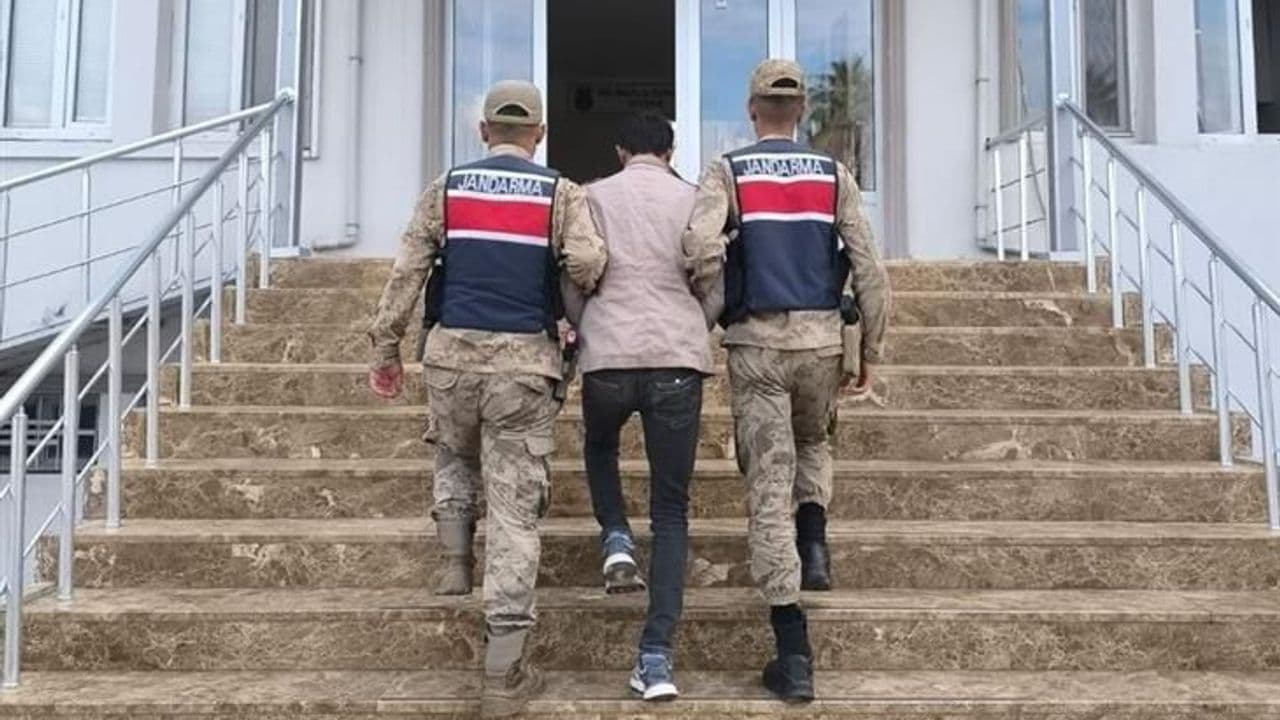 13 Yıl 5 Ay Hapis Cezası Bulunan Firari Karaköprü’de Yakalandı