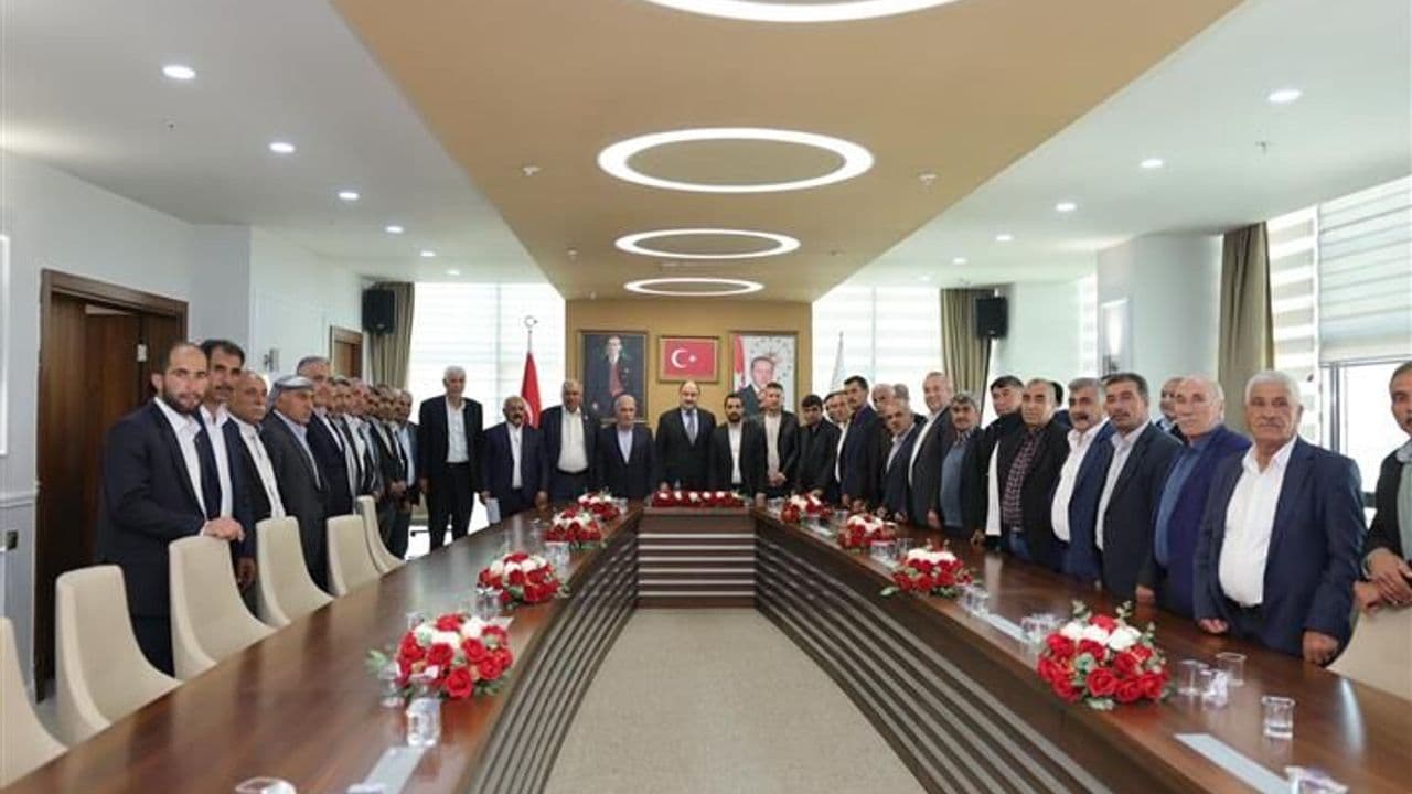 Başkan Gülpınar Suruçlu Muhtarlarla Bir Araya Geldi