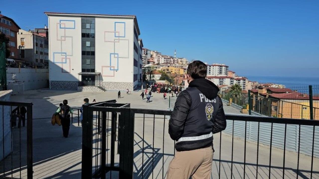 Sosyal farelere operasyon: Aralarında çocuklarda var!