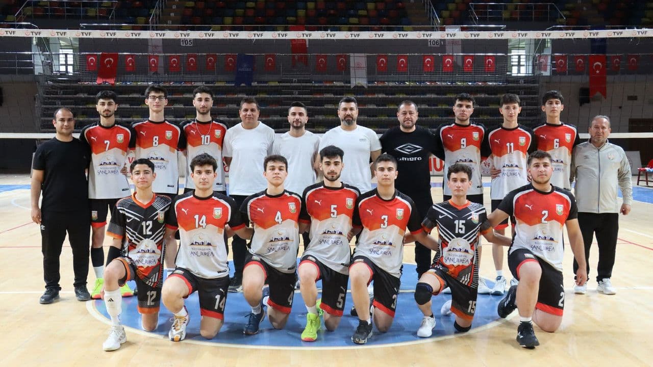 Şanlıurfa BB Voleybol takımından başarı kombosu