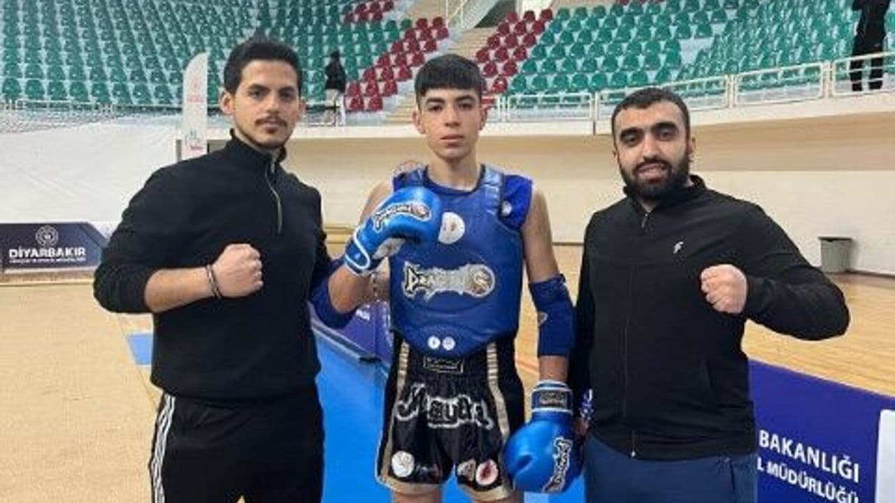 Siverekli Genç Sporcu Muay-Thai’de Türkiye İkinciliği Kazandı