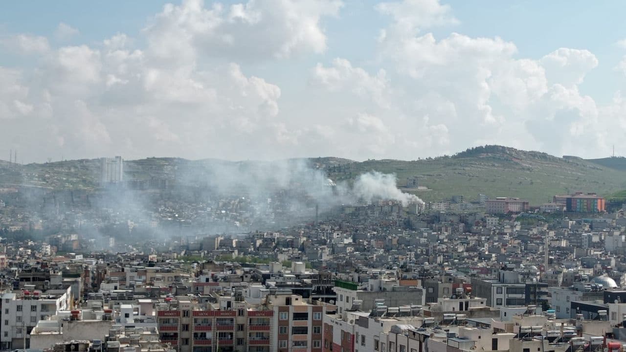 Şanlıurfa’da ev yangını: İçeride çocukların olduğu bildirildi