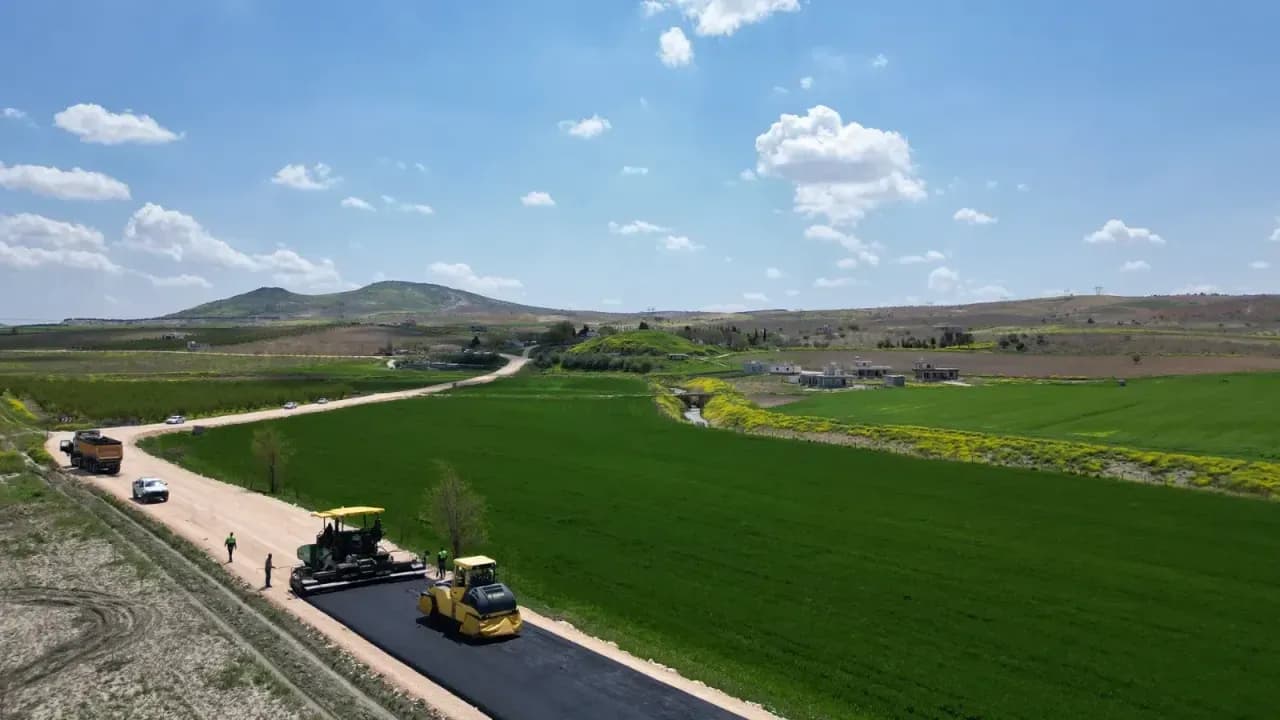 Büyükşehir, 14 kilometrelik grup yolunu asfaltla buluşturuyor