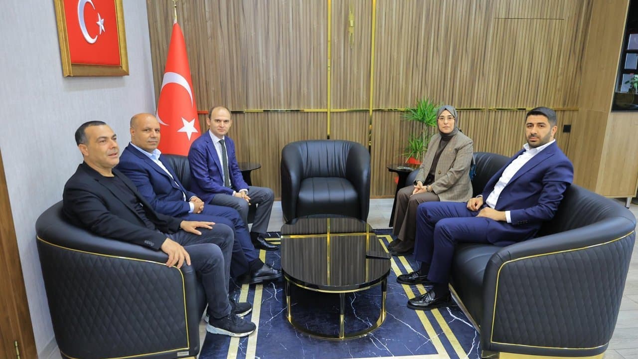 Cevahir Asuman Yazmacı'dan Siverek Kaymakamı Sak'a ziyaret